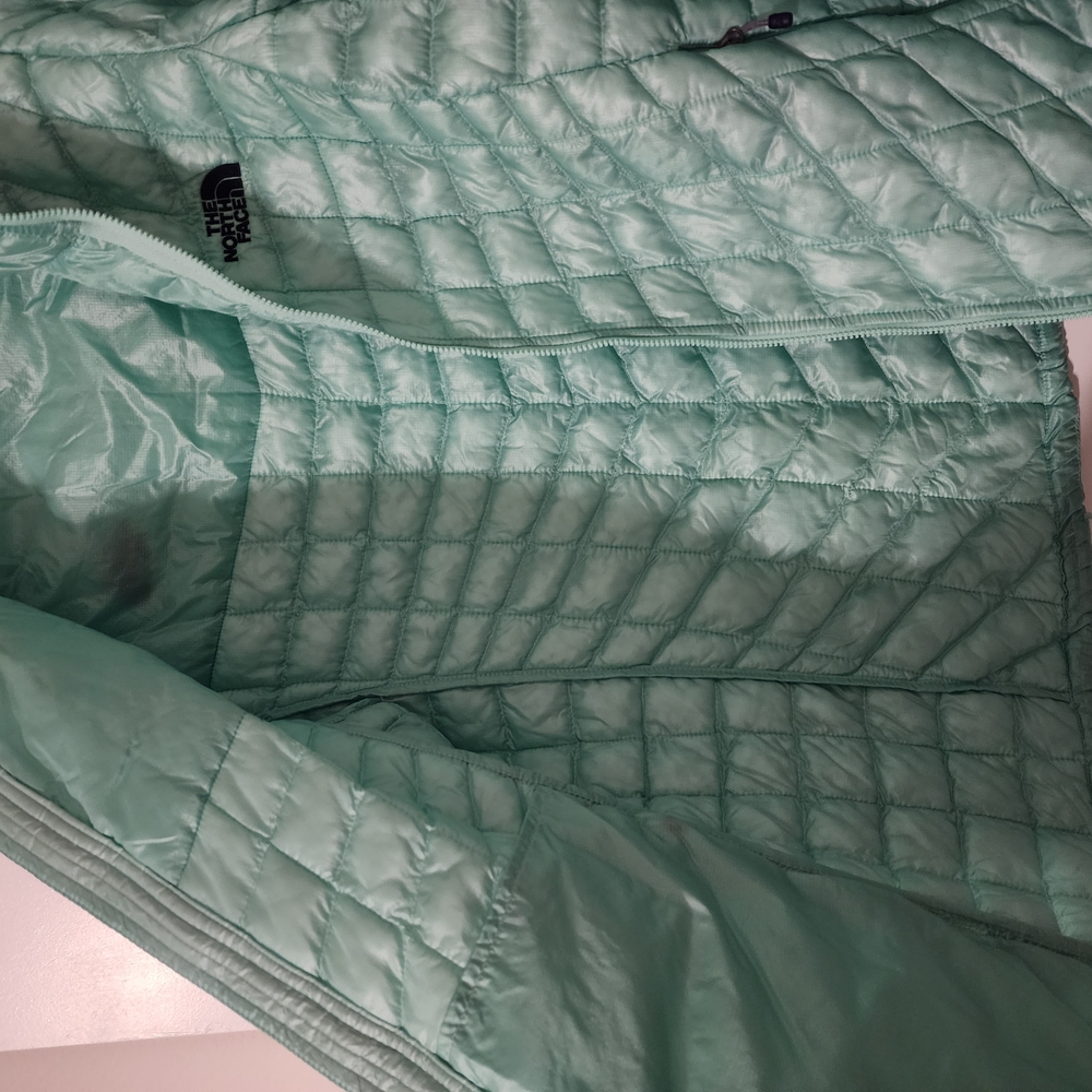 The North Face Mint Green Quilted Jacket - Picture 3 of 7